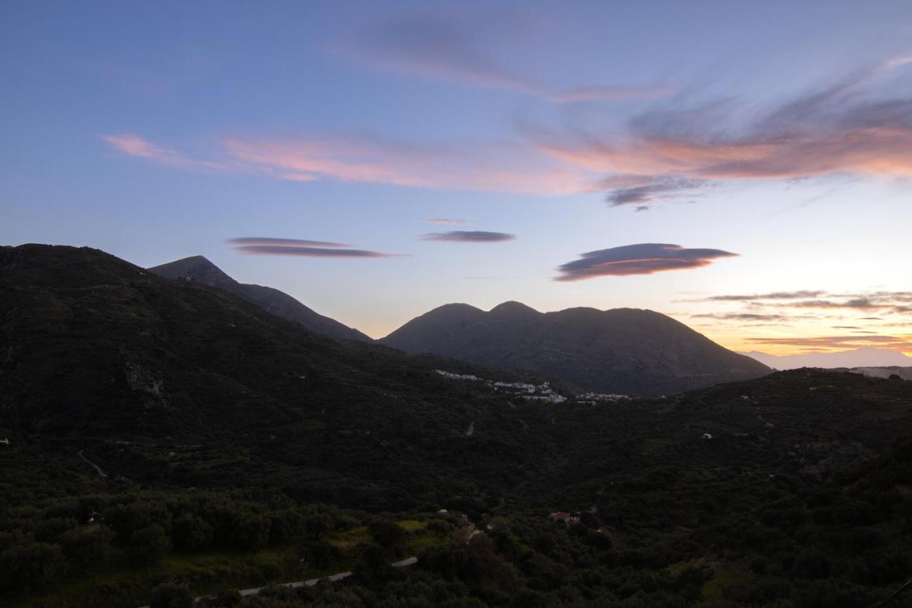 The Mountain House - Authentic Cretan Hideaway - Breathtaking And Nature Views Tourlotí エクステリア 写真